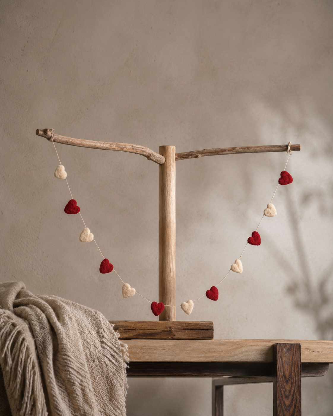 New Zealand Wool Mini Heart Garland (Red + White)